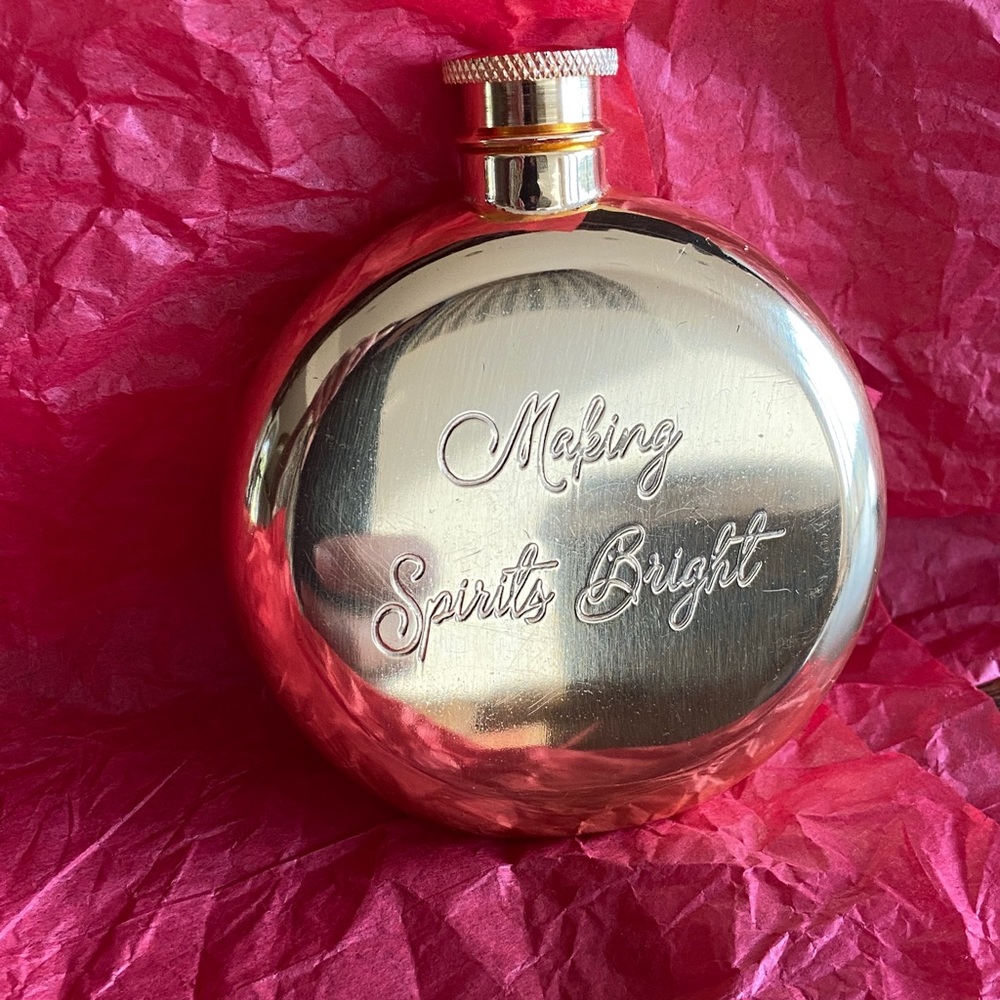 NWT- 2 GOLD LUXURY FLASKS (2)